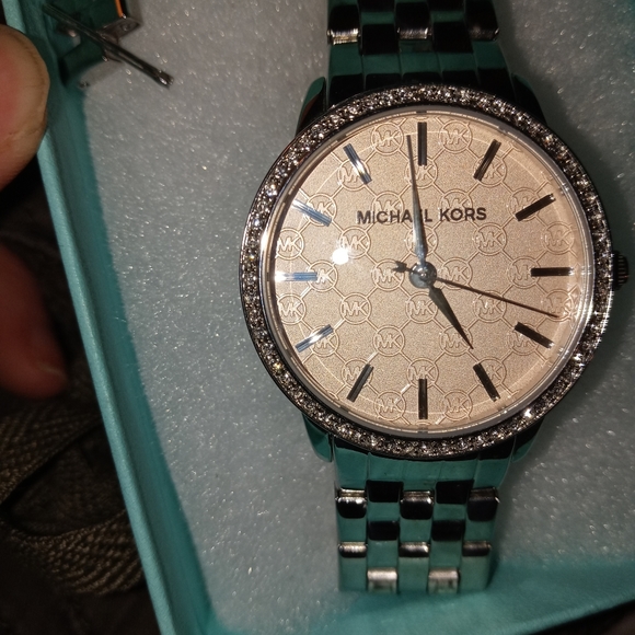 Women's mk watch - Picture 11 of 11